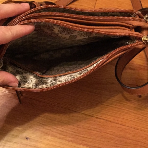 Crossbody. In great condition. Used a few times - Picture 3 of 5